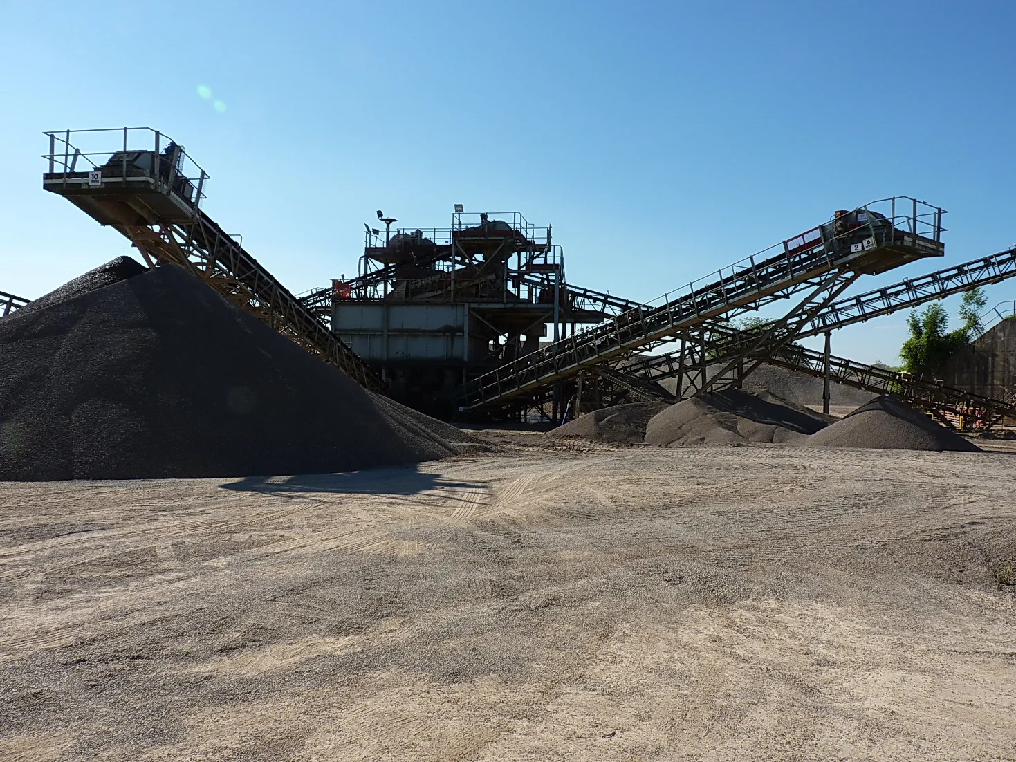 Quarrying & aggregates equipment